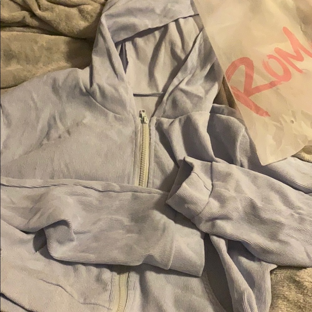 Romwe cropped baby blue zip up